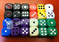 Matrices magiques de perspective de casino coloré de jeu avec le contrôleur à distance