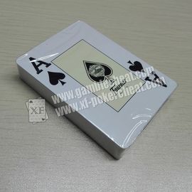 Fournier rouge et bleu 818 cartes de jeu en plastique avec des inscriptions d'encre invisible